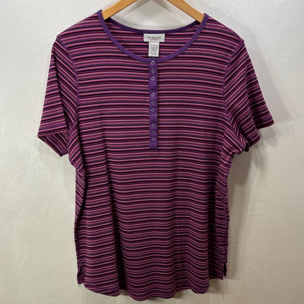 Avenue Classic Strech Purple Metallic Striped Button-Down Short Sleeve Top 14/16